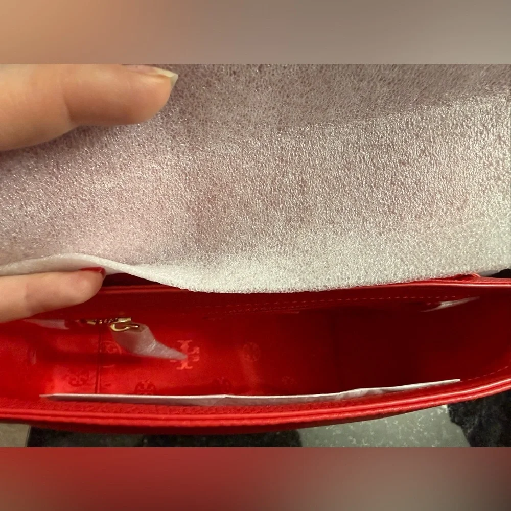 TORY BURCH Pebbled Leather Shoulder Bag With Adjustable Chain Vermillion Red - Picture 6 of 12